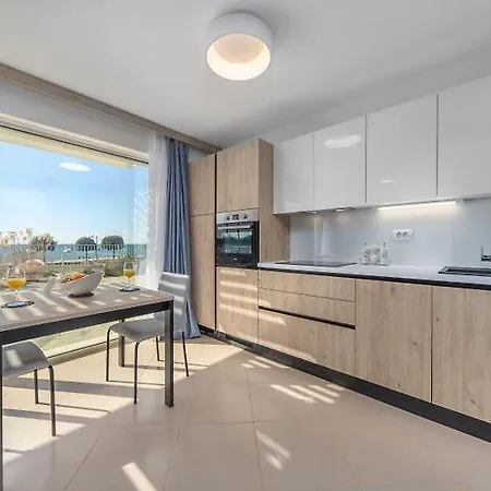 דירה Garden Palace Superior Sea View I אומאג